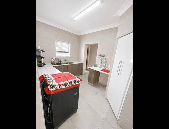 4 BEDROOM HOUSE FOR SALE IN ZAMBEZI COUNTRY ESTATE